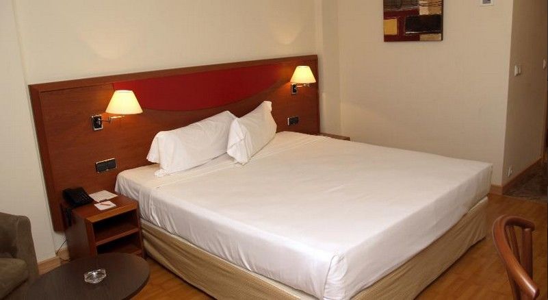 Alcala Plaza Hotel Alcala de Henares Exterior photo