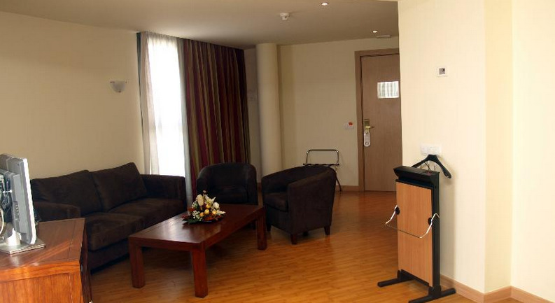 Alcala Plaza Hotel Alcala de Henares Exterior photo