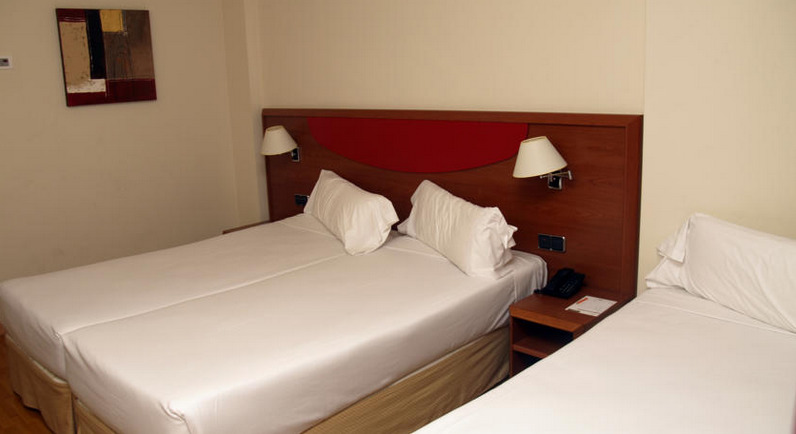 Alcala Plaza Hotel Alcala de Henares Exterior photo